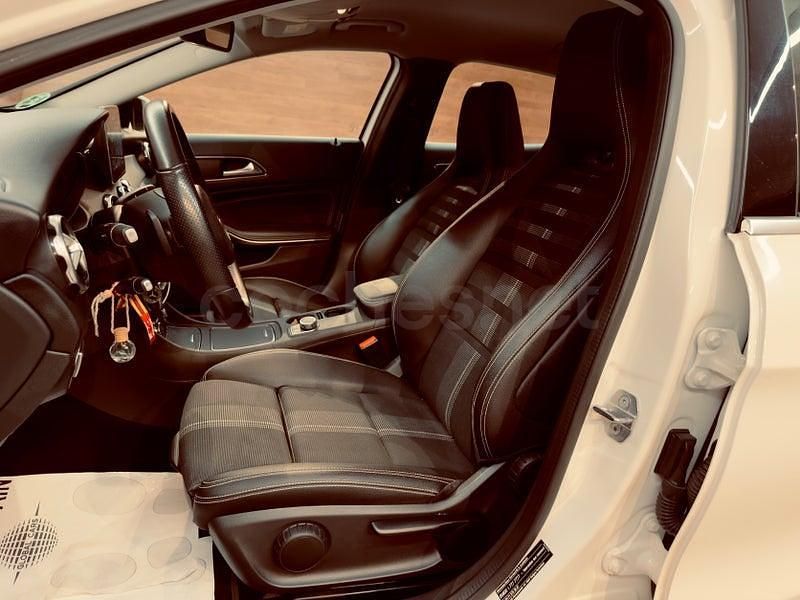 Usado Mercedes GLA180 122 CV (89 kW) 2018 Blanco SUV