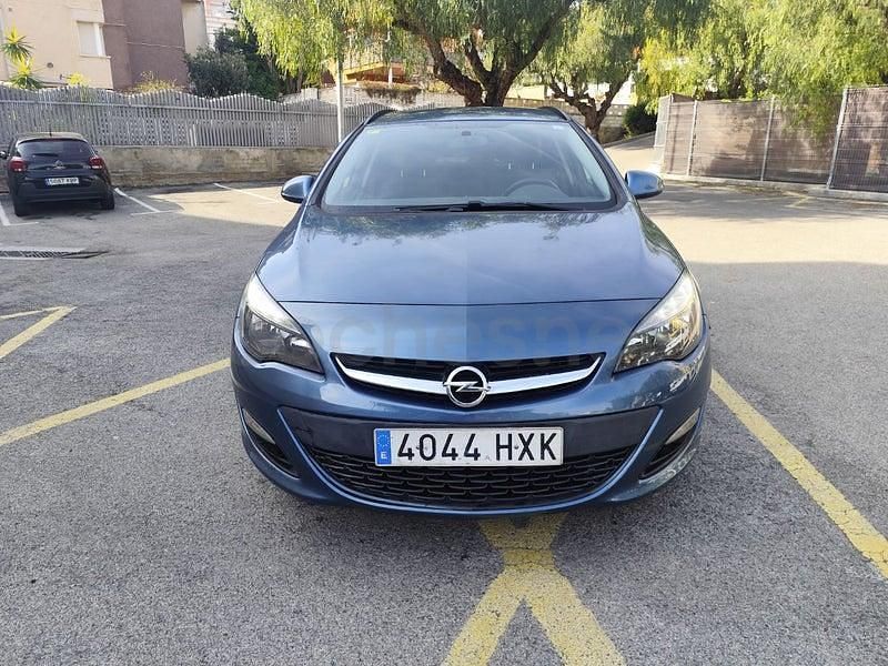 Usado Opel Astra Excellence 140 CV (102 kW) 2014 Azul Familiar