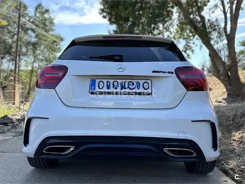 Usado Mercedes A180 122 CV (89 kW) 2017 Blanco Utilitario