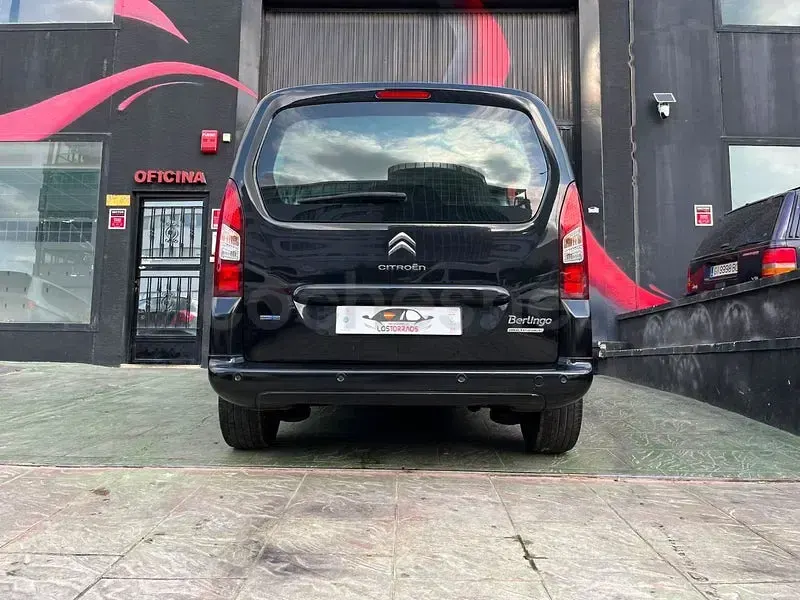 Usado Citroën Berlingo Feel 100 CV (73 kW) 2016 Negro Monovolumen