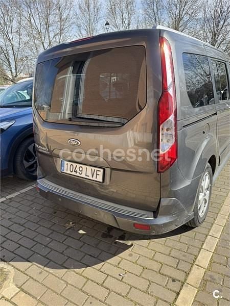 Usado Ford Tourneo Connect Titanium 120 CV (88 kW) 2016 Gris / plata Monovolumen