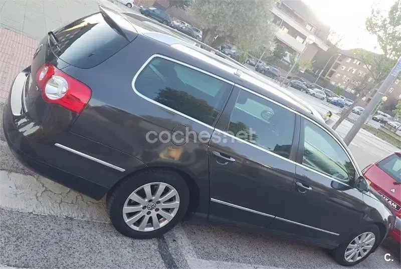Usado VW Passat Advance 110 CV (80 kW) 2010 Negro Familiar