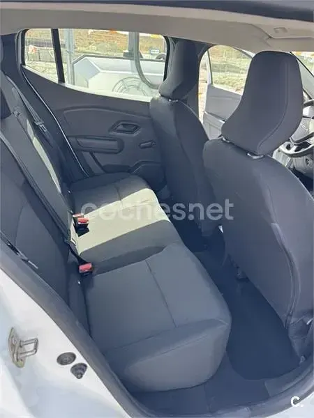 Usado Dacia Sandero Acces 67 CV (49 kW) 2023 Blanco Berlina