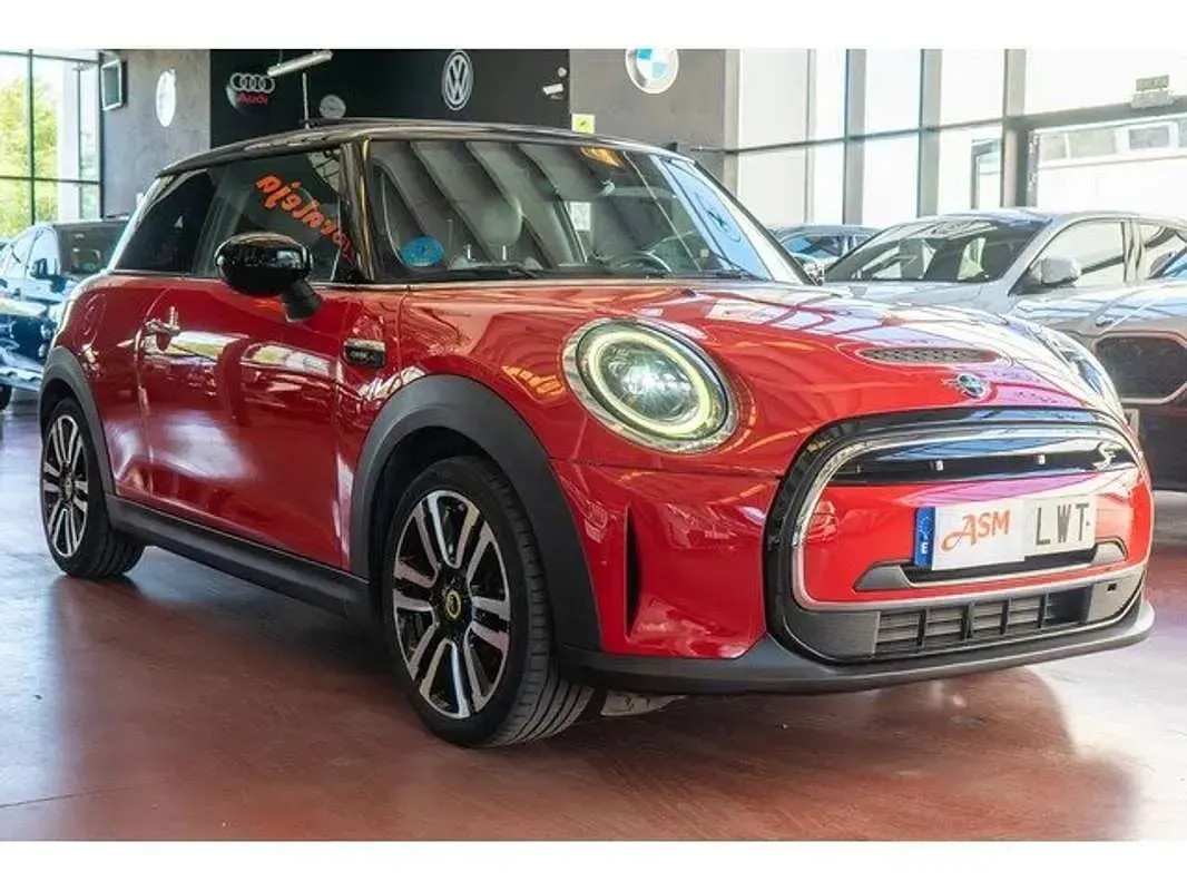Usado Mini Cooper SE 135 kW (184 CV) 2022 Rojo Utilitario
