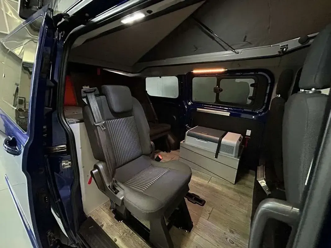 Usado Ford Transit Custom Trend 131 CV (96 kW) 2017 Azul Familiar