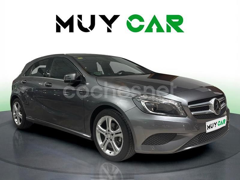 Gris / plata Usado 2015 Mercedes A180 AMG line Berlina | 13.990 € (Buen precio) - Imagen 1/4