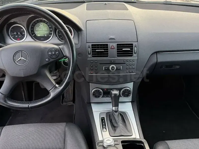 Usado Mercedes C200 Avantgarde 136 CV (100 kW) 2010 Blanco Berlina