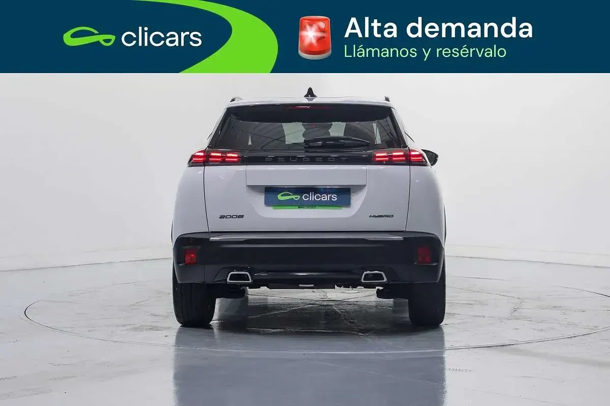 Usado Peugeot 2008 Allure 136 CV (100 kW) 2025 Blanco SUV