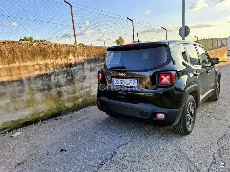 Käytetty Jeep Renegade Sport 120 HP (88 kW) 2020 Musta Katumaasturi