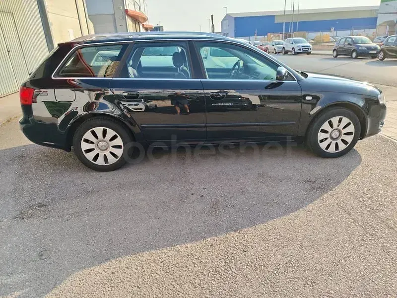 Usado Audi A4 140 CV (102 kW) 2006 Negro Familiar