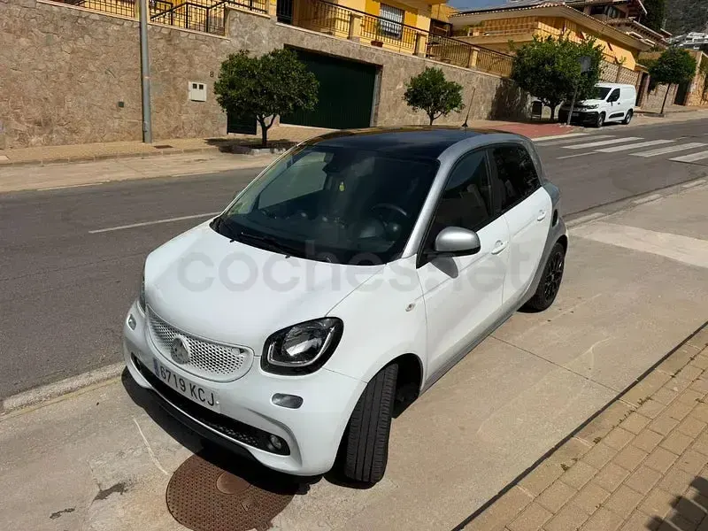 Usado Smart ForFour Passion 90 CV (66 kW) 2017 Blanco Utilitario