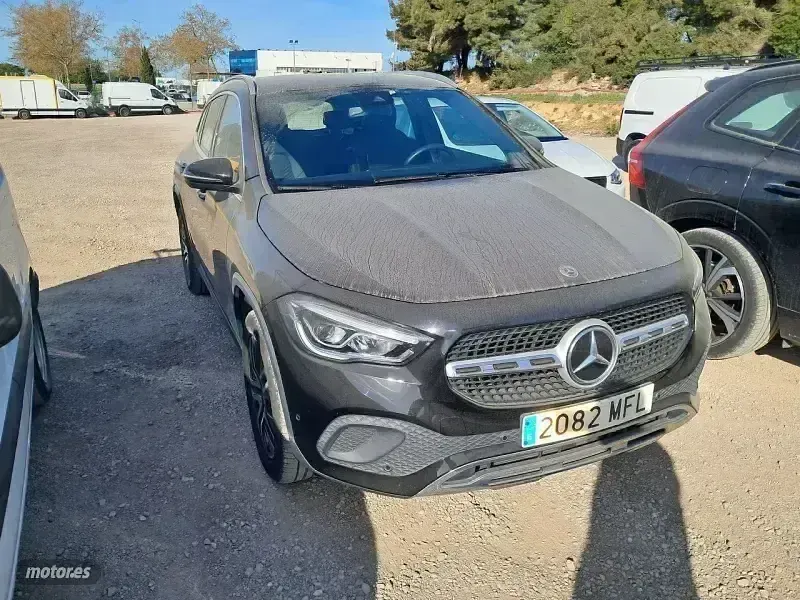Usado Mercedes GLA200 150 CV (110 kW) 2023 Negro SUV