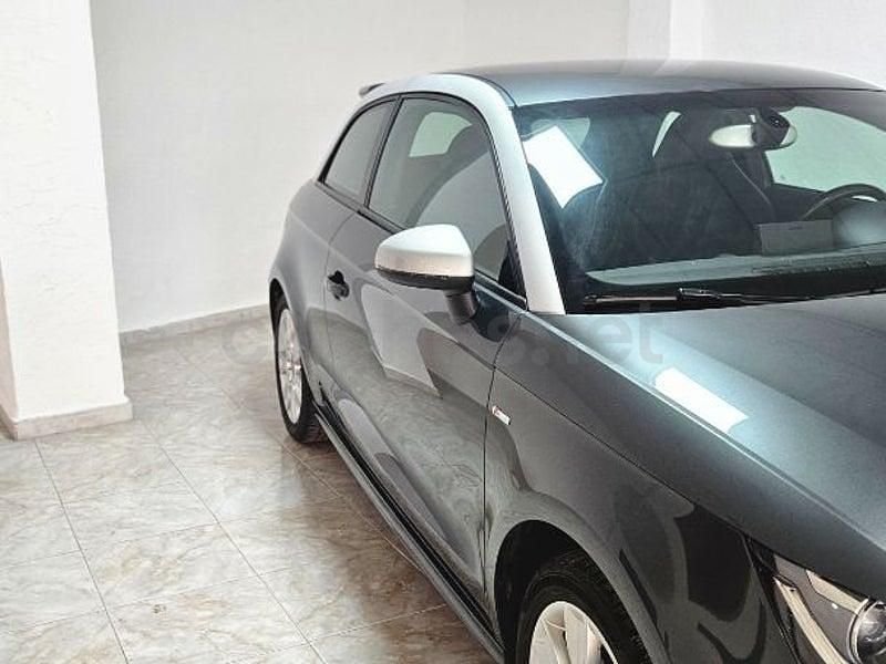 Usado Audi A1 Attraction 143 CV (105 kW) 2013 Gris / plata Utilitario