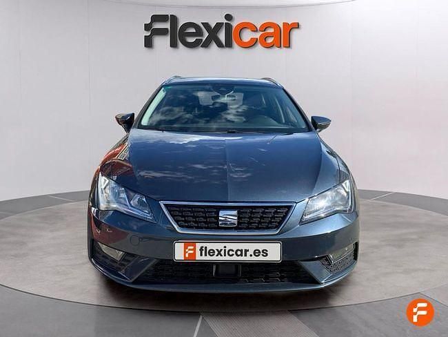 Usado Seat Leon Style 130 CV (95 kW) 2019 Gris Utilitario