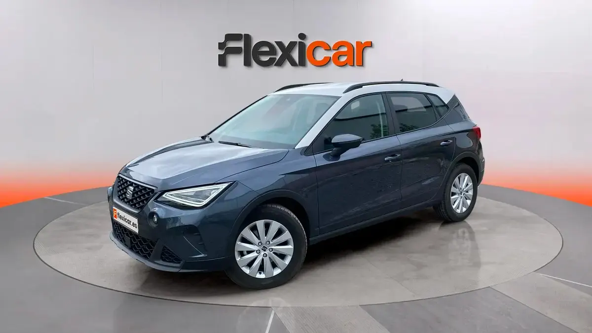 Usado Seat Arona FR 116 CV (85 kW) 2025 Gris SUV