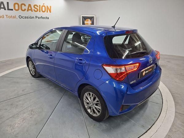 Usado Toyota Yaris Active 69 CV (50 kW) 2018 Azul Berlina
