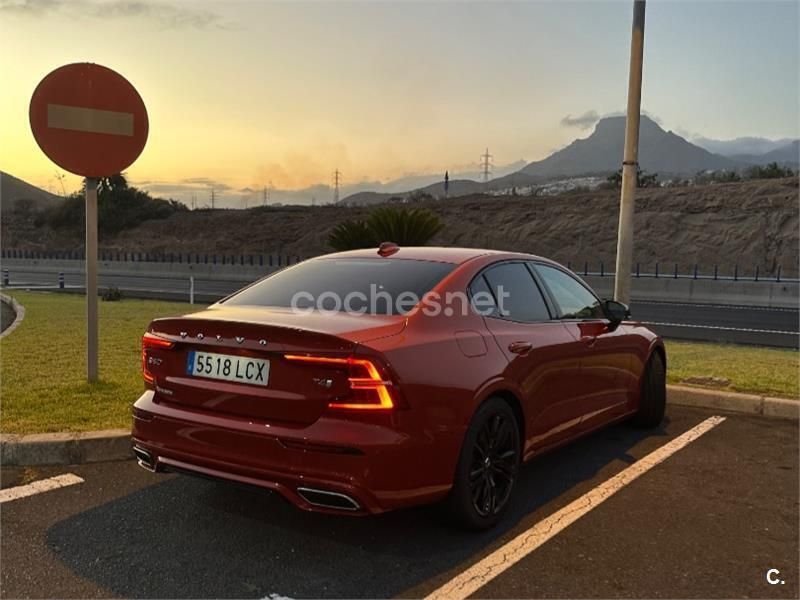 Granate Usado 2020 Volvo S60 R-Design Berlina | 24.500 € (Precio justo) - Imagen 1/4