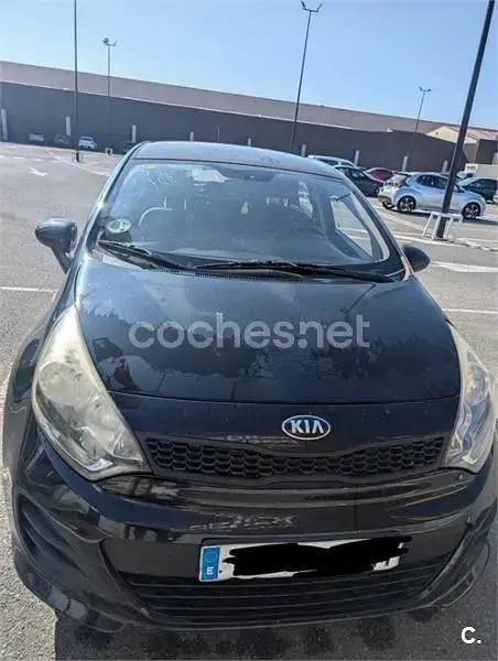 Usado Kia Rio 84 CV (61 kW) 2016 Negro Utilitario