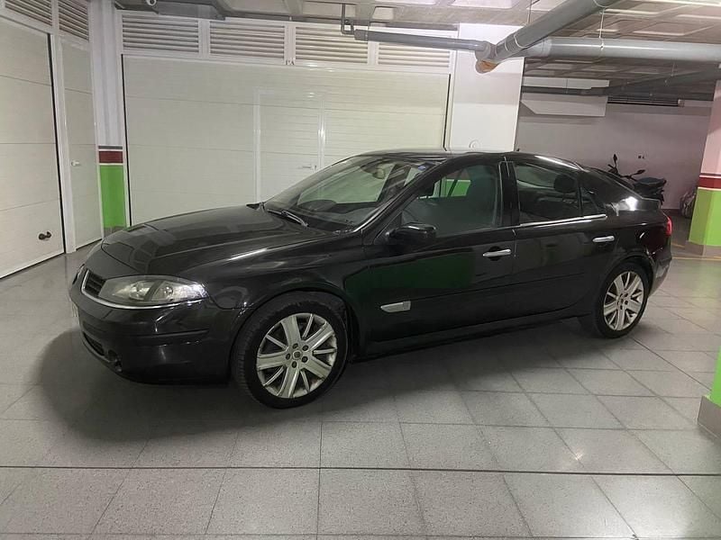 Negro Usado 2007 Renault Laguna III Privilege | 3200 € (Precio justo) - Imagen 1/4