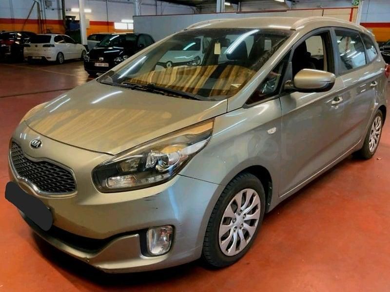 Usado Kia Carens 136 CV (100 kW) 2014 Gris / plata Monovolumen