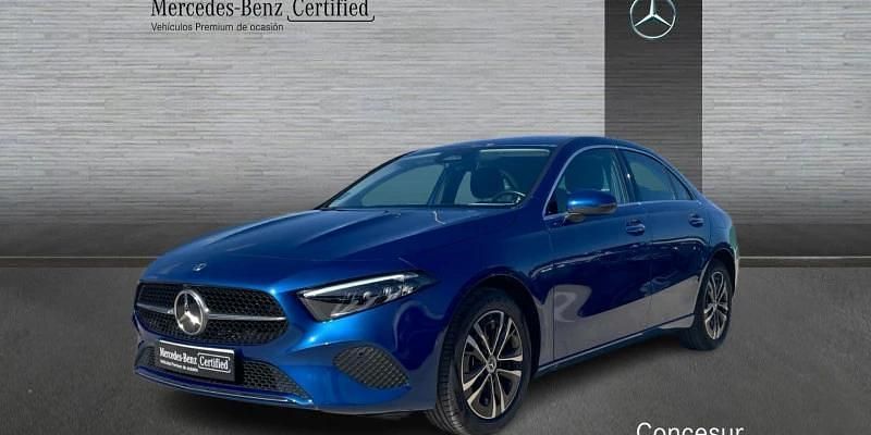 Usado Mercedes A250 218 CV (160 kW) 2024 Azul Berlina