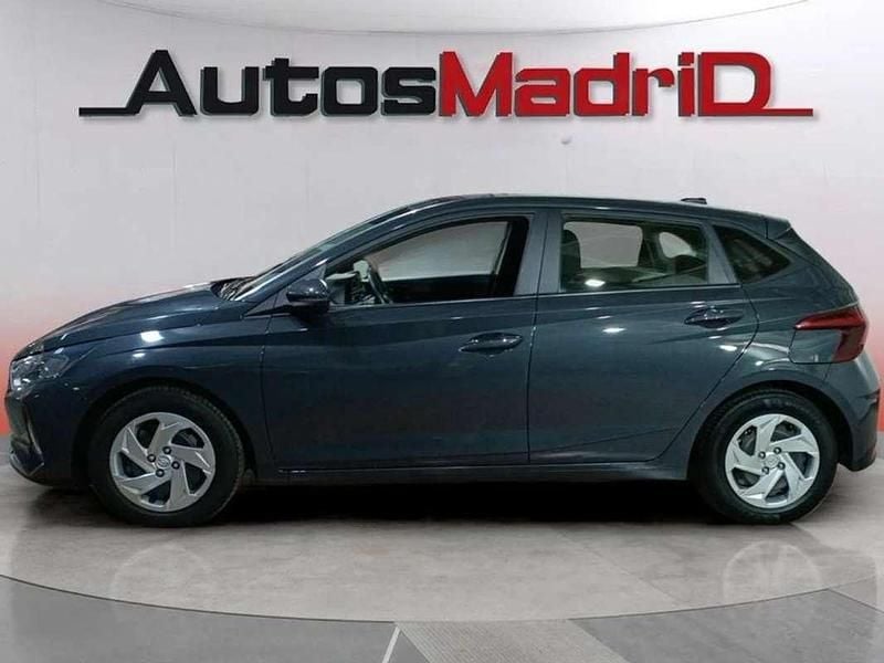 Usado Hyundai i20 101 HP (74 kW) 2022 Cinzento Sedan