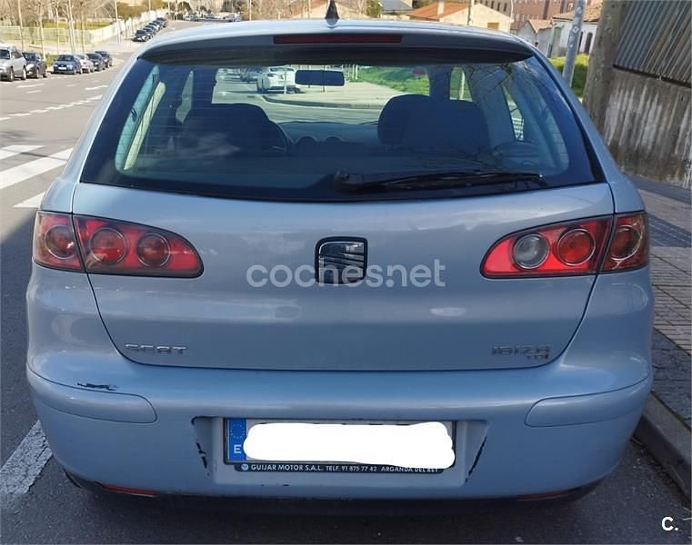 Usado Seat Ibiza Sport 100 CV (73 kW) 2005 Azul Utilitario