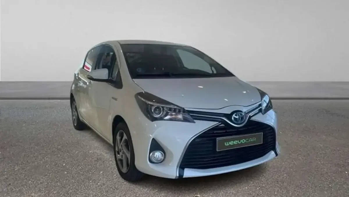 Usado Toyota Yaris Active 101 CV (74 kW) 2016 Blanco Berlina