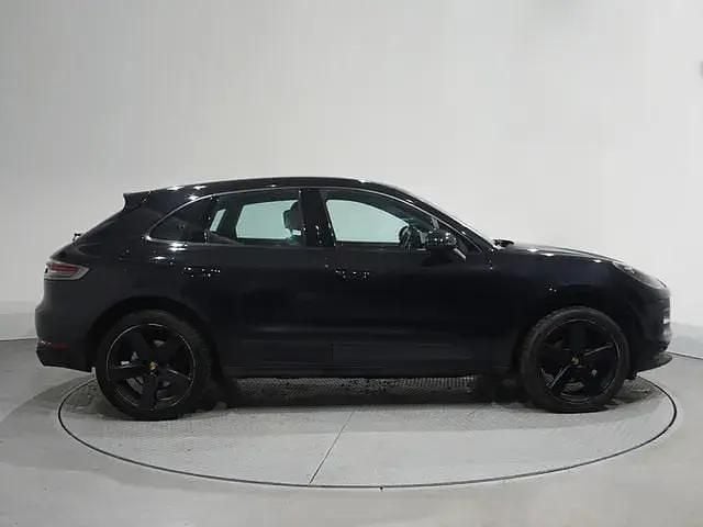 Begagnad Porsche Macan 245 HK (180 kW) 2021 Svart SUV