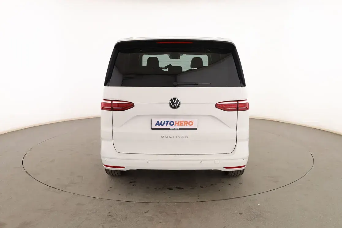 Usado VW Multivan 150 CV (110 kW) 2025 Blanco Monovolumen