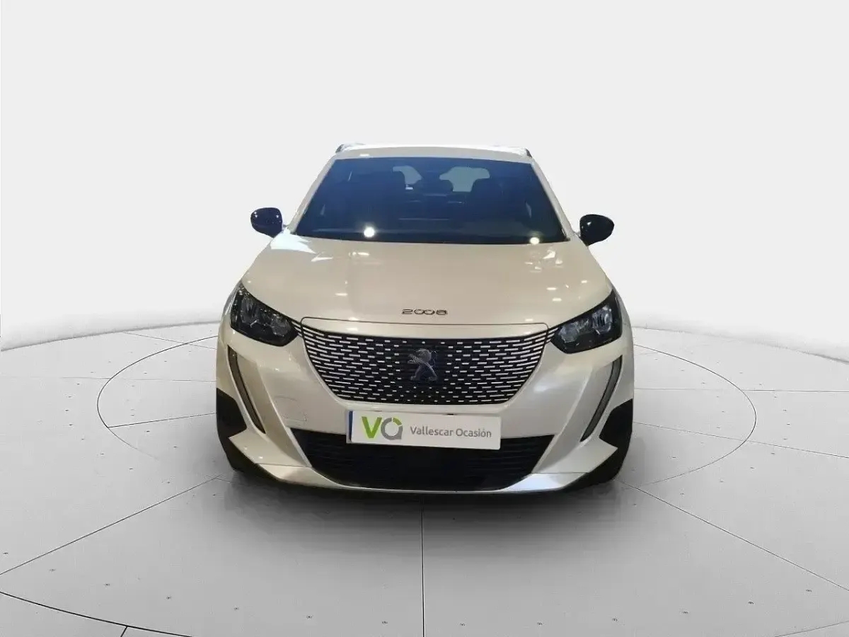 Usado Peugeot e-2008 Allure 100 kW (136 CV) 2023 Gris SUV