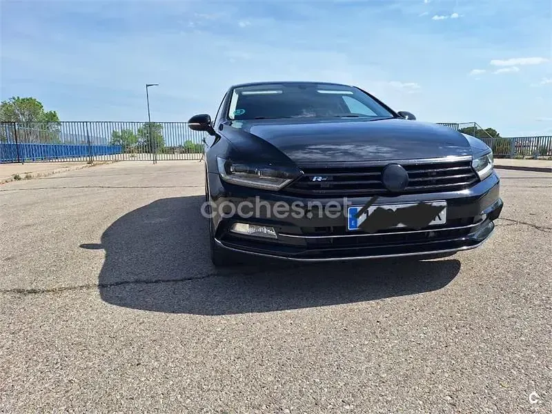 Usado VW Passat Sportline 240 CV (176 kW) 2018 Negro Berlina