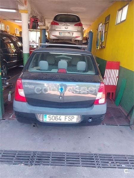 Usado Dacia Logan Base 75 CV (55 kW) 2007 Gris / plata Berlina