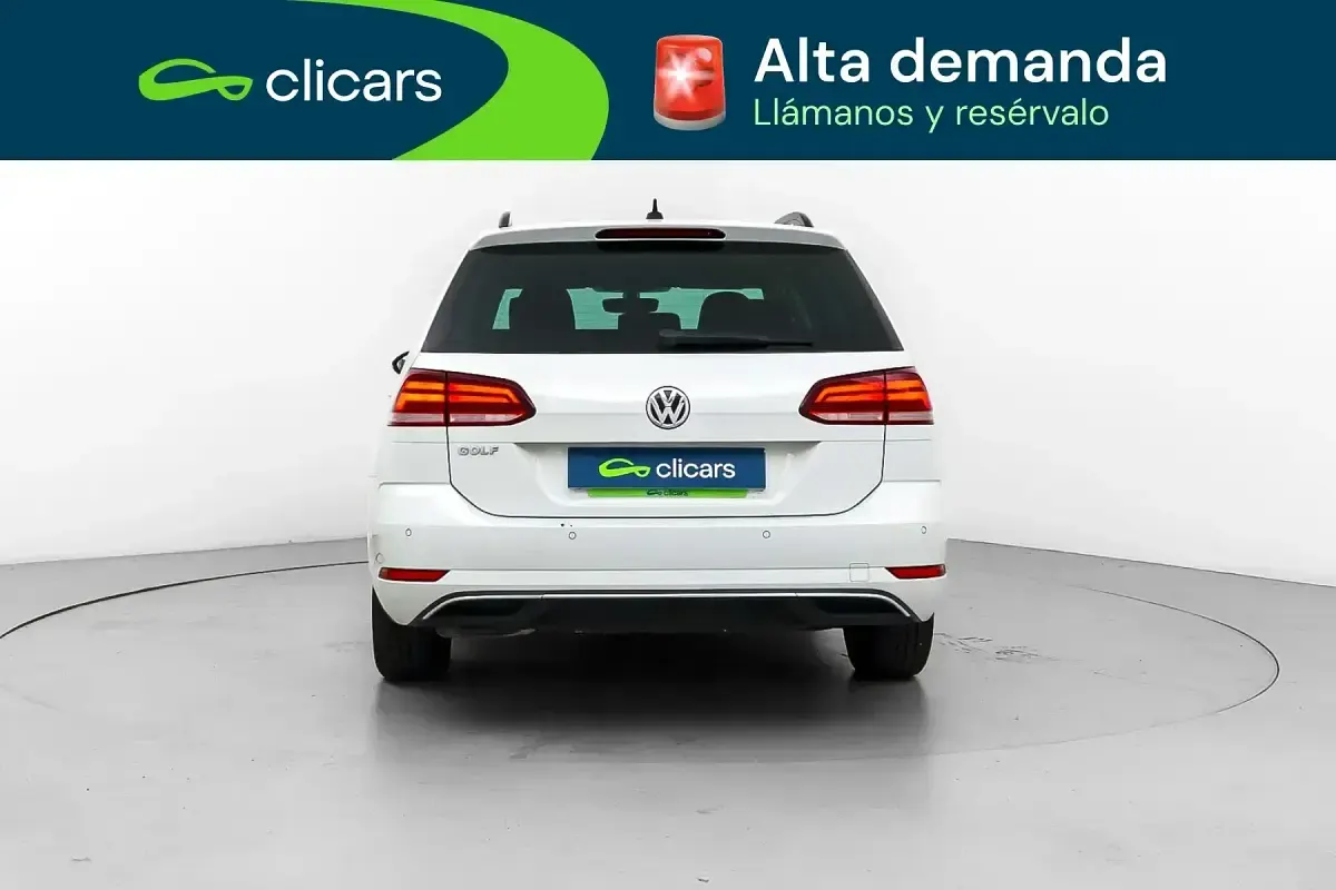Usado VW Golf VII Advance 125 CV (91 kW) 2018 Blanco Familiar
