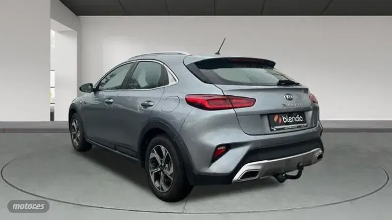 Usado Kia XCeed 120 CV (88 kW) 2020 Gris SUV