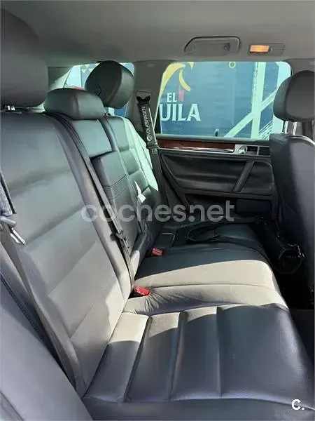 Usado VW Touareg 225 CV (165 kW) 2006 Gris / plata SUV