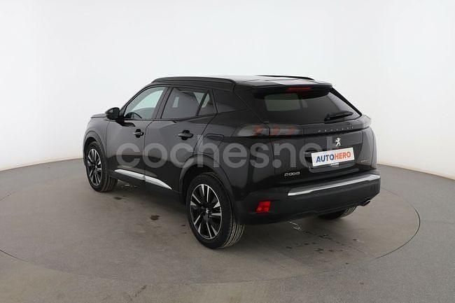 Usado Peugeot 2008 GT-line 131 CV (96 kW) 2020 Negro SUV