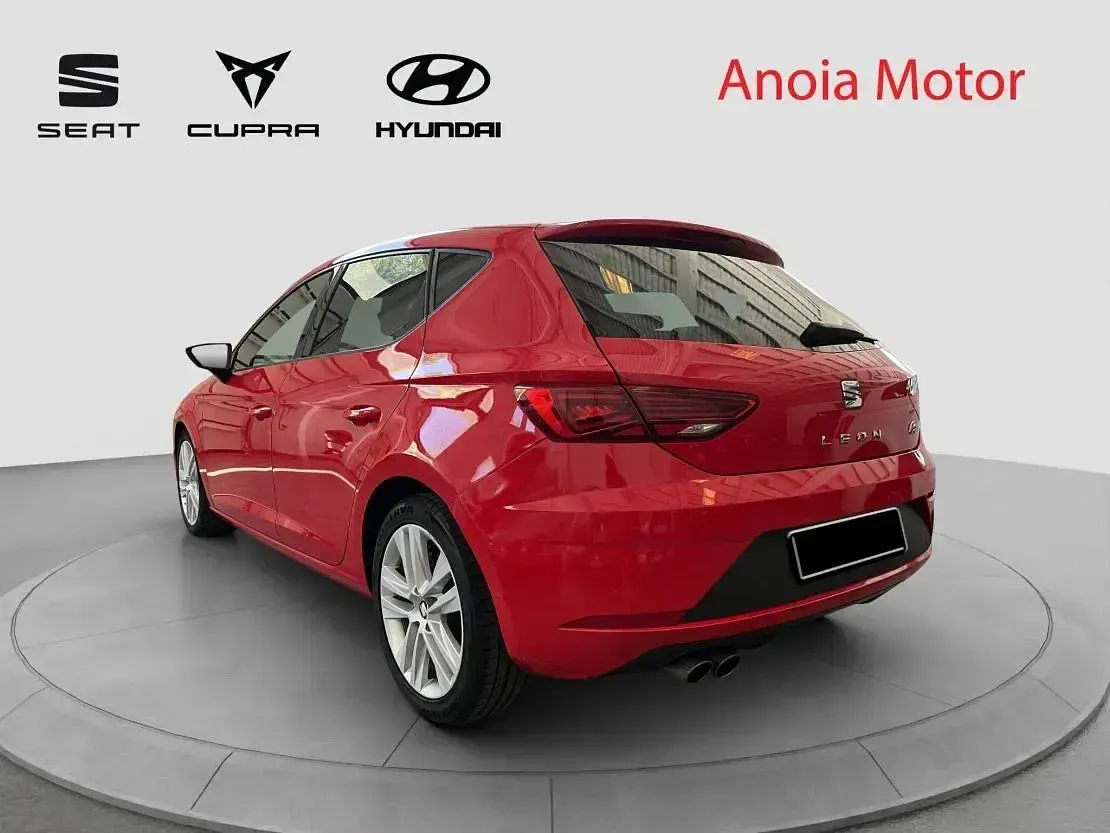 Usado Seat Leon FR 150 CV (110 kW) 2017 Rojo Berlina