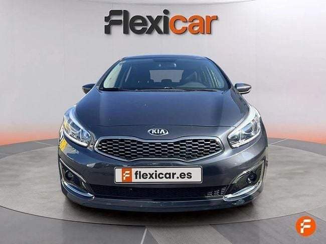 Usado Kia Ceed GT 90 CV (66 kW) 2018 Gris Berlina