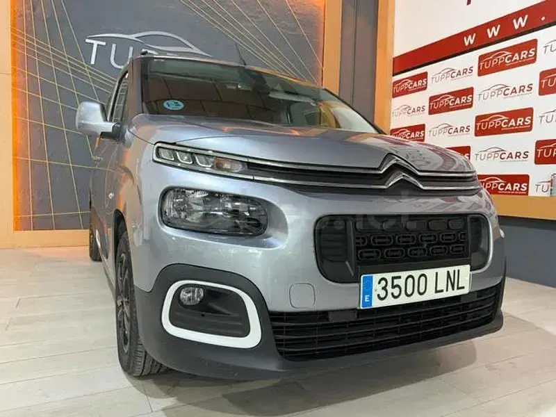 Usado Citroën e-Berlingo Shine 130 CV (95 kW) 2021 Gris / plata Monovolumen