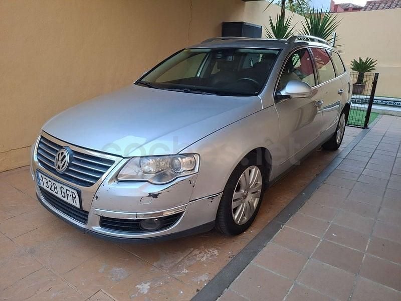 Usado VW Passat Highline 140 CV (102 kW) 2008 Gris / plata Familiar