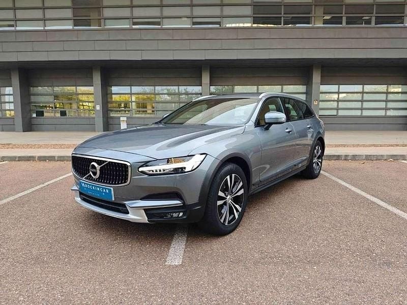 Usado Volvo V90 CC Pro 190 CV (139 kW) 2020 Gris / plata Familiar