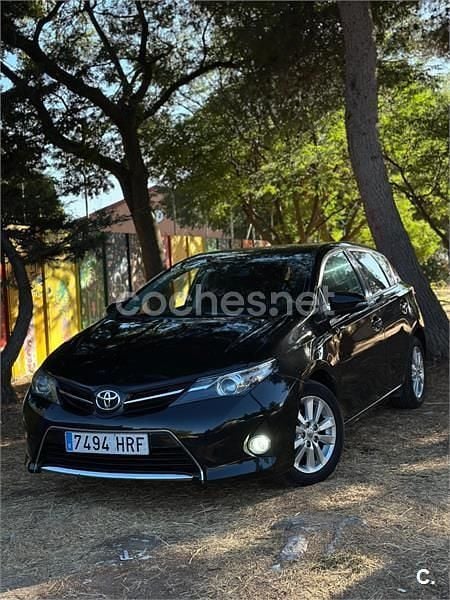 Negro Usado 2013 Toyota Auris Live Berlina | 9000 € (Buen precio) - Imagen 1/4