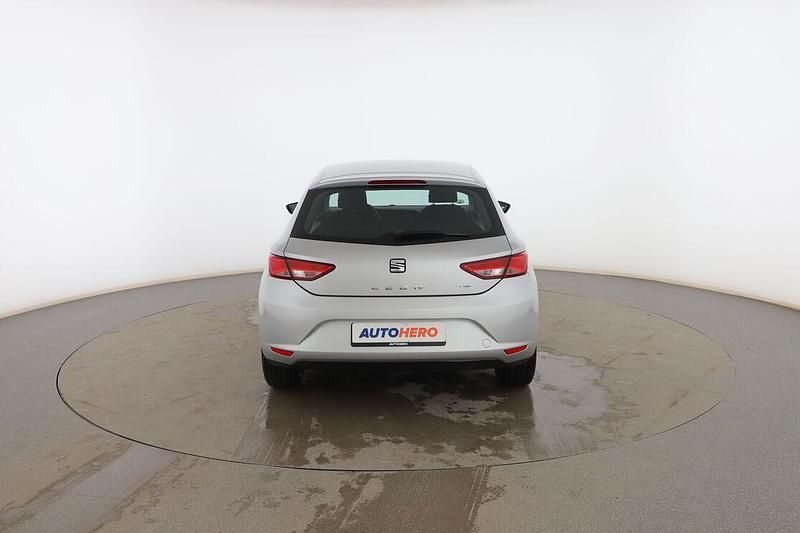 Usado Seat Leon Style 110 CV (80 kW) 2016 Plata Utilitario