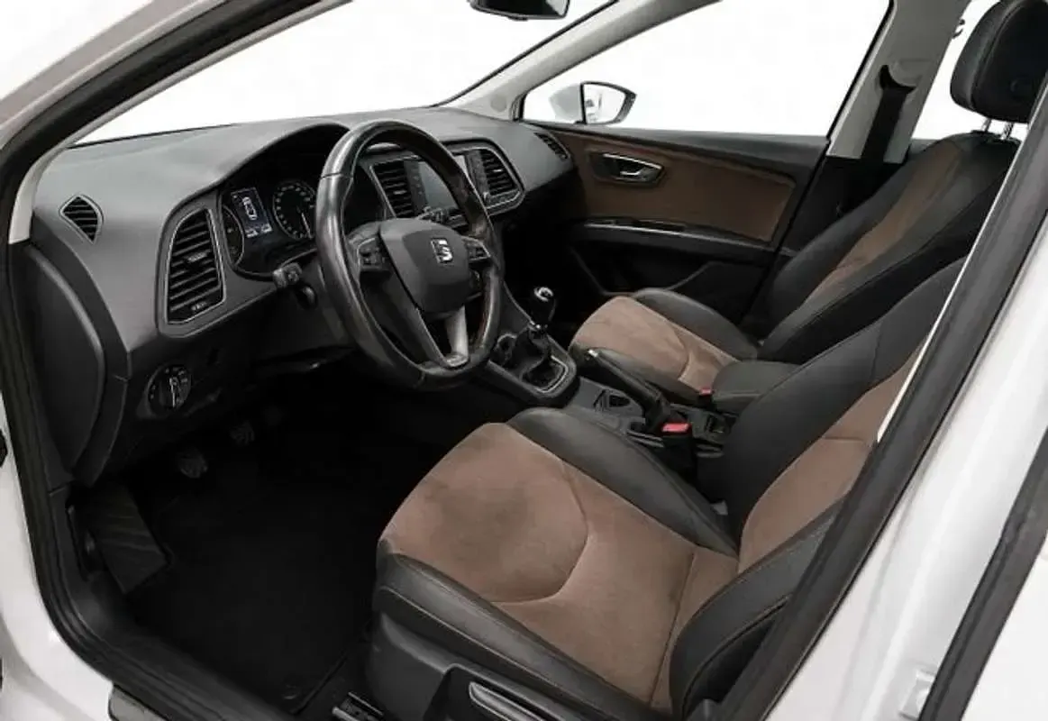 Usado Seat Leon X-Perience 110 CV (80 kW) 2016 Blanco Familiar