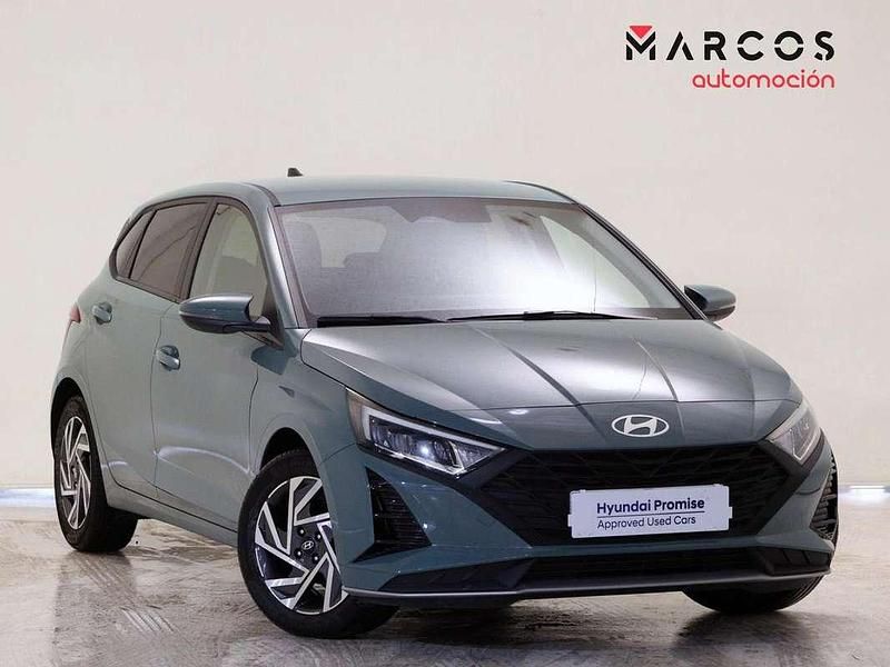 Usado Hyundai i20 80 CV (58 kW) 2025 Verde Utilitario