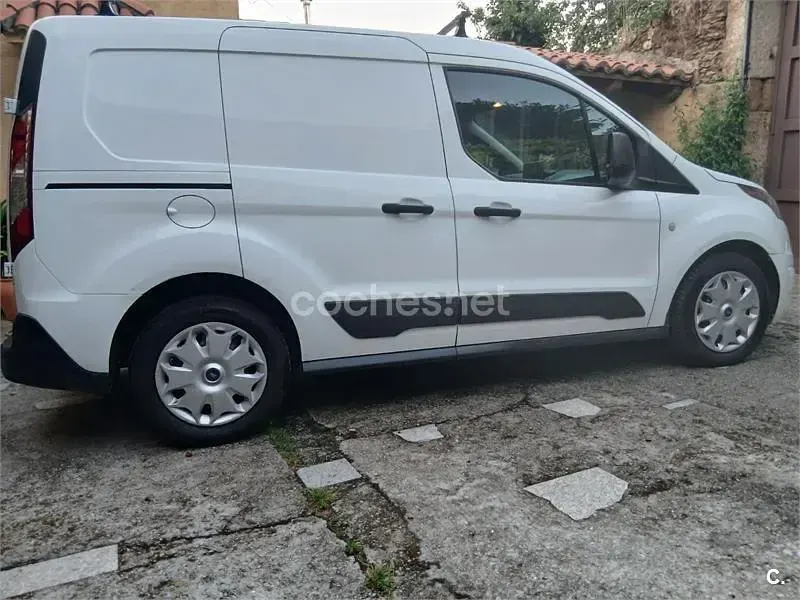 Usado Ford Tourneo Connect Trend 100 CV (73 kW) 2018 Blanco Monovolumen