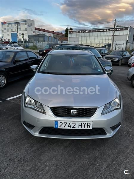 Usado Seat Leon ST Style 105 CV (77 kW) 2014 Gris / plata Familiar