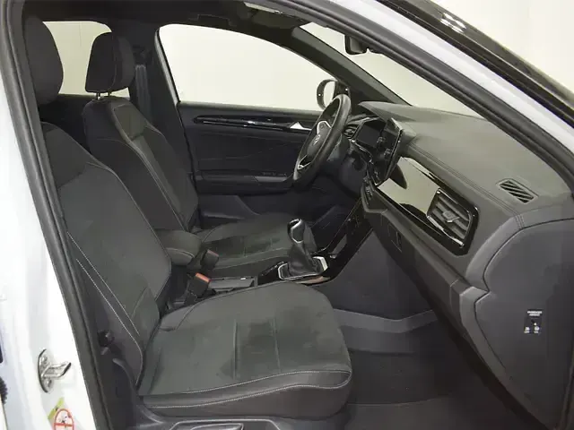 Usado VW T-Roc 116 CV (85 kW) 2025 Blanco SUV