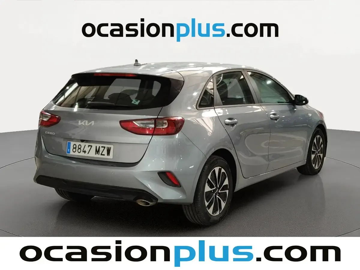 Usado Kia Ceed 101 CV (74 kW) 2025 Gris Utilitario